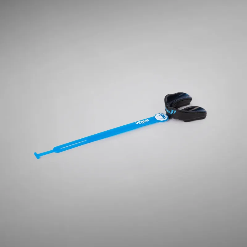 Venum Challenger Kids Mouthguard Strap/Strapless - Black/Blue - Image 3