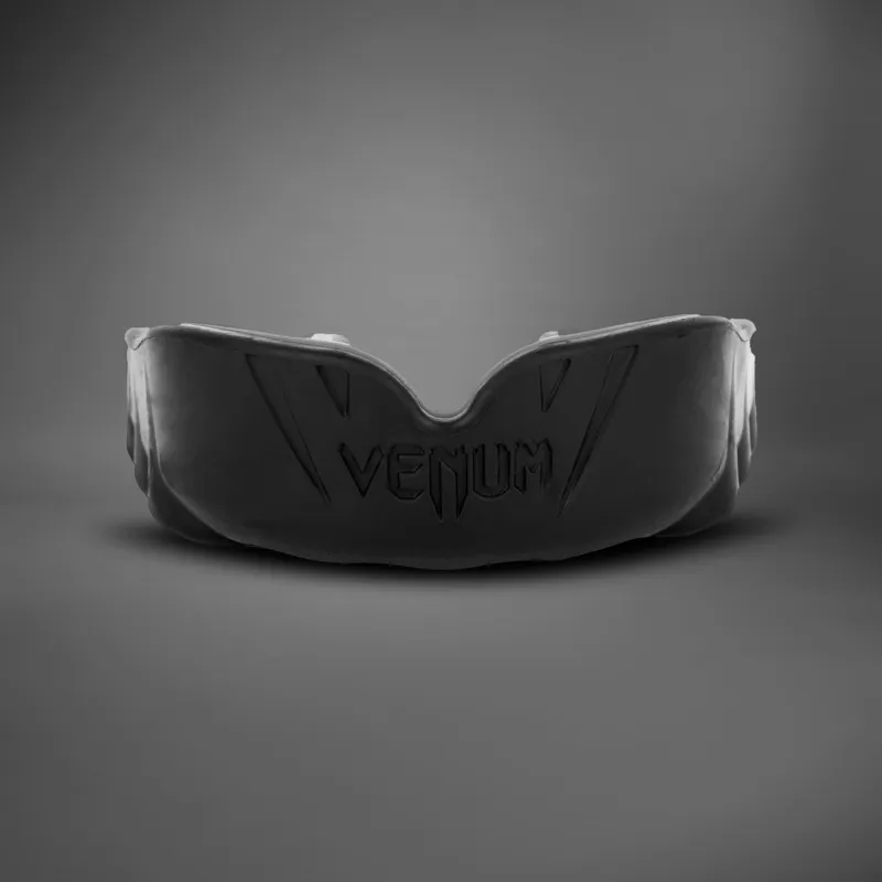 Venum Challenger Mouthguard - Black - Image 2