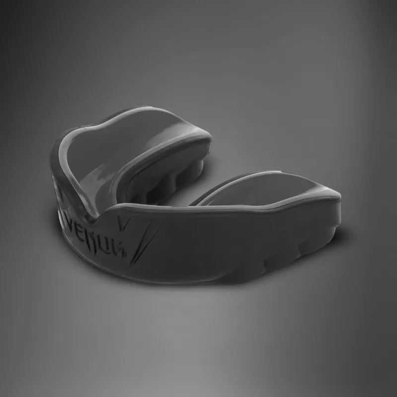 Venum Challenger Mouthguard - Black - Image 3