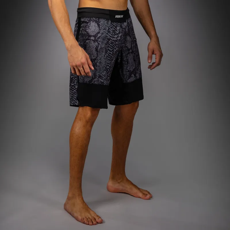 Venum G-Fit Scales Fightshorts - Black/ Charcoal Grey - Image 3