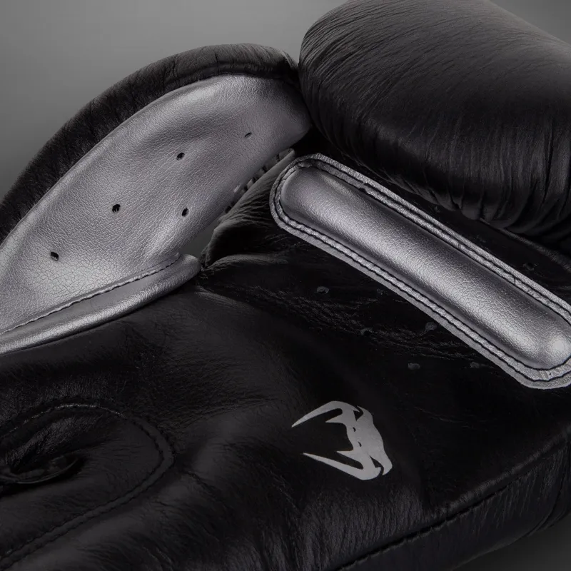 Venum Giant 3.0 Boxing Gloves - Nappa Leather - Black/Silver - Image 2
