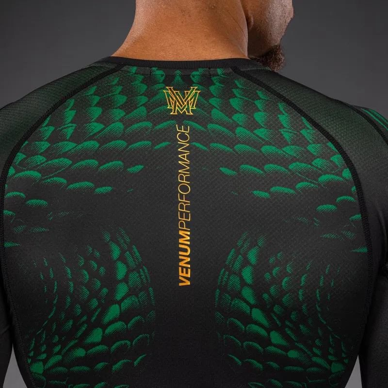 Venum Matupa Long Sleeve Rashguard - Black/Green/Gold - Image 4
