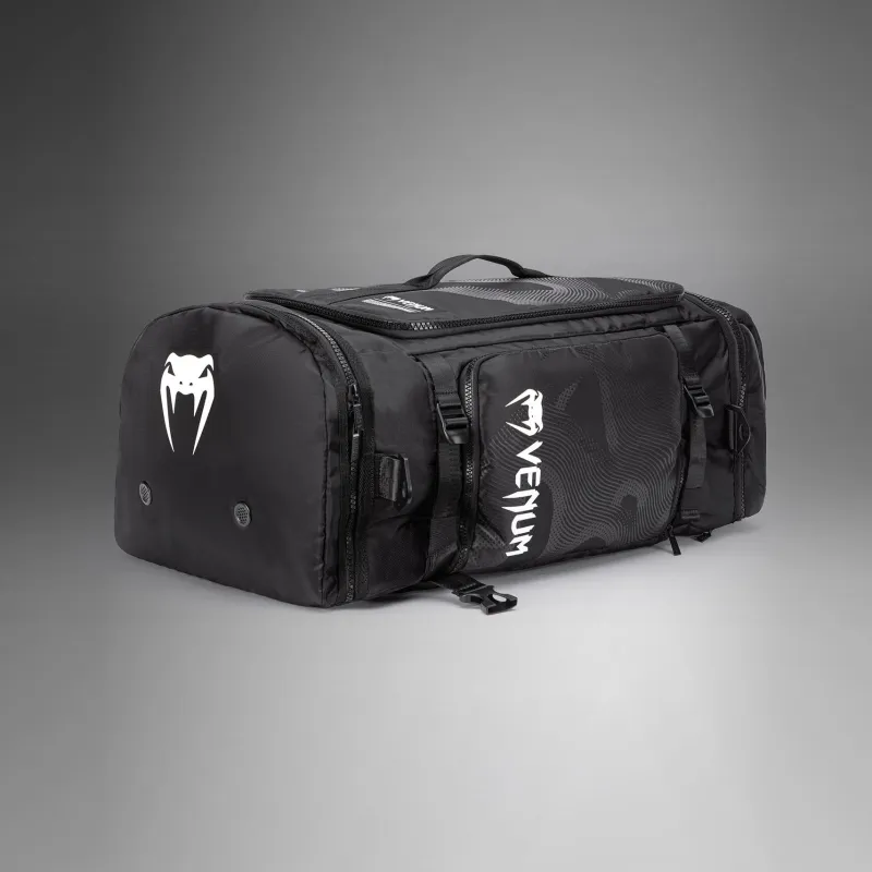 Venum Shockwave Convertible Sports Bag (48L) - Black - Image 3
