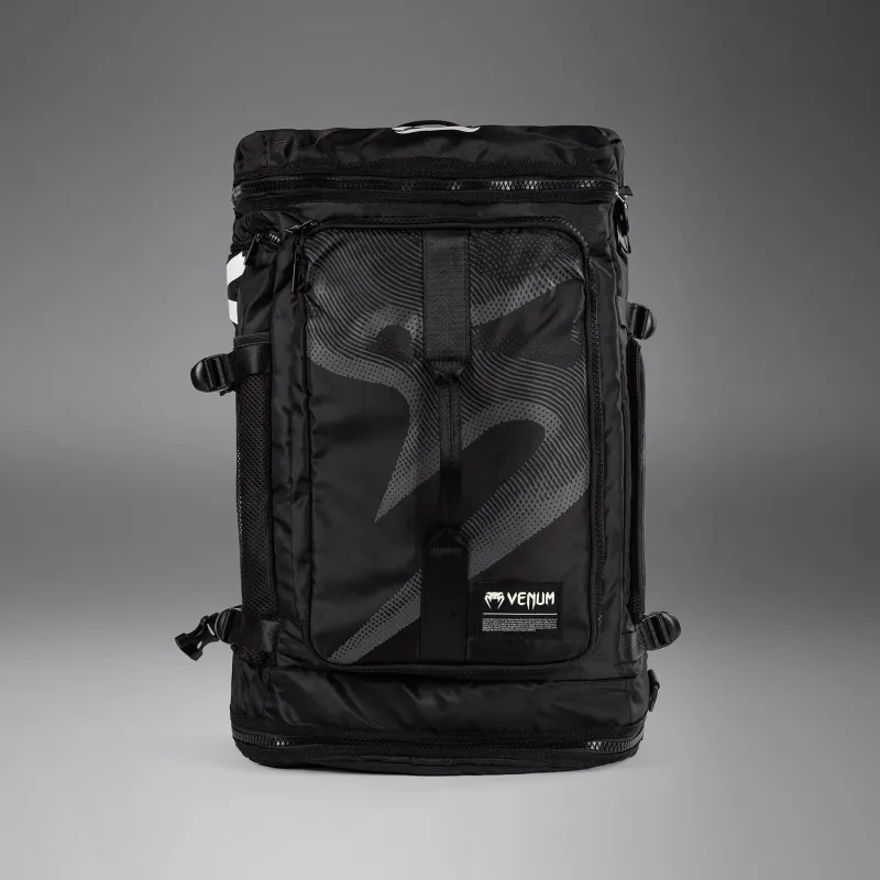 Venum Shockwave Convertible Sports Bag (48L) - Black - Image 4